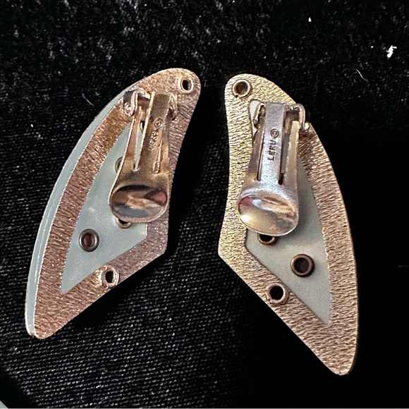 Vintage signed Leru Elegant Gold Tone Necklace and Earring Set - Picture 3 of 5